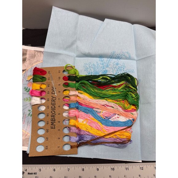 Embroidery DIY Art Kit Floral Pattern With Threads & Instructions For Beginners - Picture 3 of 3